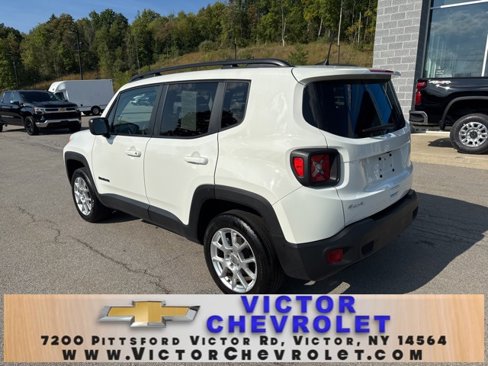 Used 2023 Jeep Renegade Latitude image 3