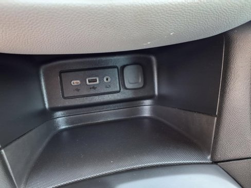Used 2020 Chevrolet Equinox LS image 30
