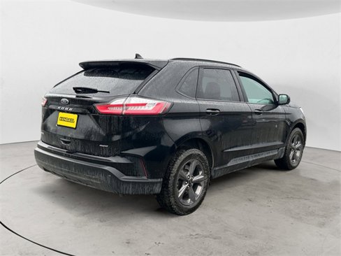 Used 2024 Ford Edge SEL w/ Sport Appearance Package image 5