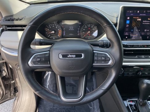 Used 2022 Jeep Compass Limited image 34
