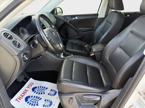 Used 2016 Volkswagen Tiguan S image 10