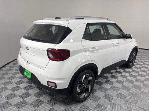 New 2025 Hyundai Venue SEL image 8