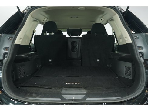 Used 2016 Nissan Rogue SV image 16