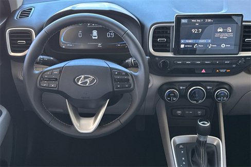 New 2025 Hyundai Venue SEL image 11