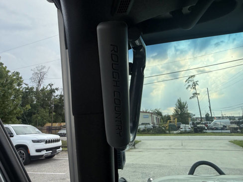 Used 2012 Jeep Wrangler Unlimited Rubicon w/ Connectivity Group image 25