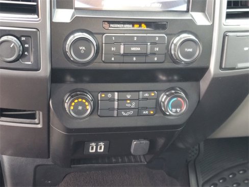 Used 2020 Ford F150 XLT image 27