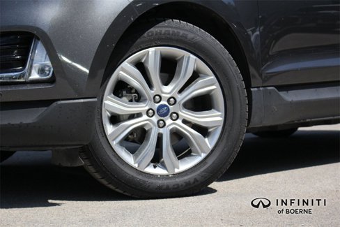 Used 2020 Ford Edge Titanium image 3
