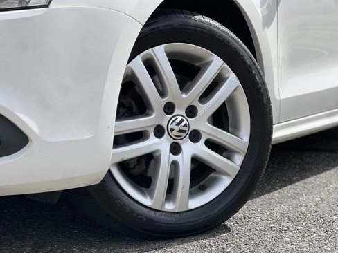 Used 2013 Volkswagen Jetta SE image 9