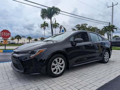 Used 2025 Toyota Corolla LE image 4