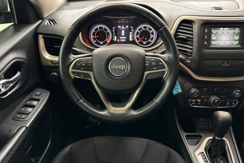 Used 2015 Jeep Cherokee Latitude image 27