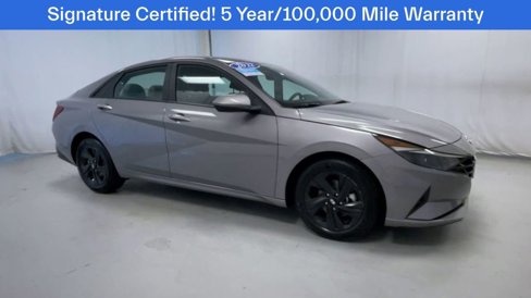 Used 2022 Hyundai Elantra SEL w/ Cargo Package image 16