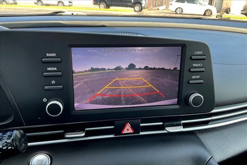 Used 2022 Hyundai Elantra SEL image 26