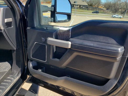 Used 2017 Ford F350 Lariat w/ Chrome Package image 11