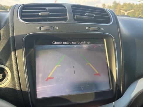 Used 2019 Dodge Journey SE image 24