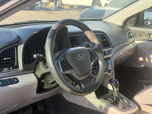 Used 2017 Hyundai Elantra SE image 18