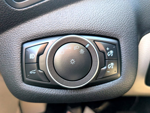Used 2017 Ford Escape SE image 33