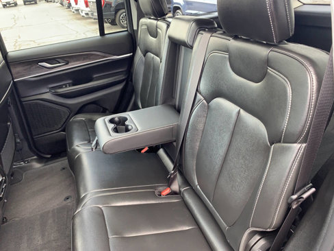 Used 2023 Jeep Grand Cherokee Limited image 25