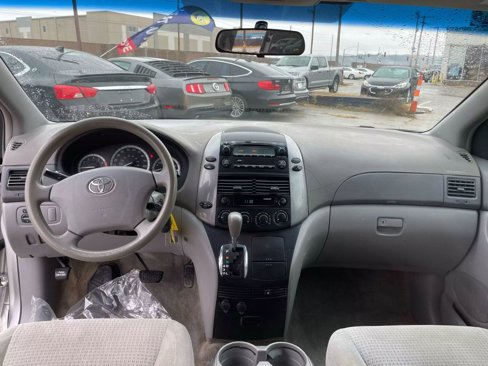 Used 2006 Toyota Sienna CE image 20