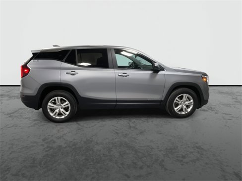 Used 2024 GMC Terrain SLE image 9