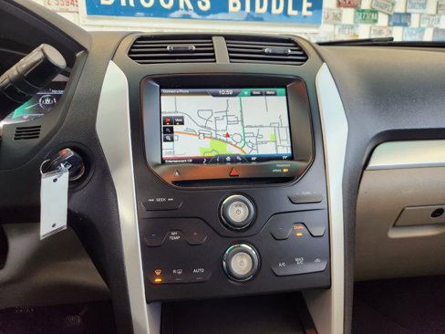 Used 2014 Ford Explorer XLT w/ Equipment Group 202A image 9