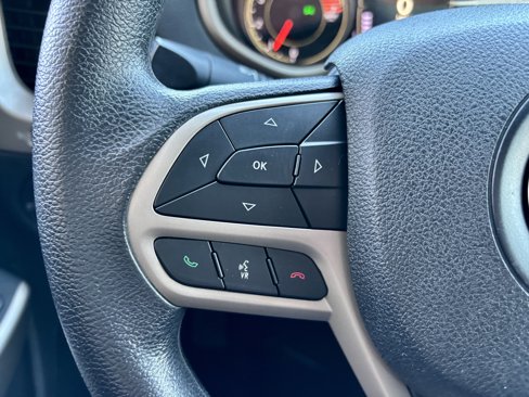 Used 2018 Jeep Cherokee Latitude image 24