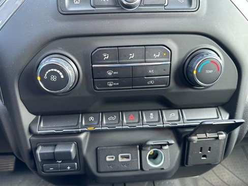 Used 2021 Chevrolet Silverado 1500 Custom w/ Safety Confidence Package image 33