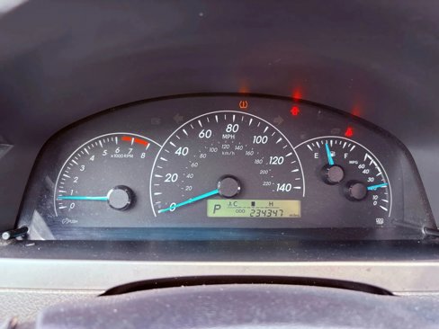 Used 2013 Toyota Camry L image 24