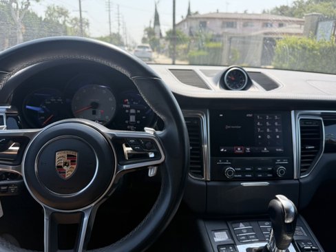 Used 2018 Porsche Macan S image 8