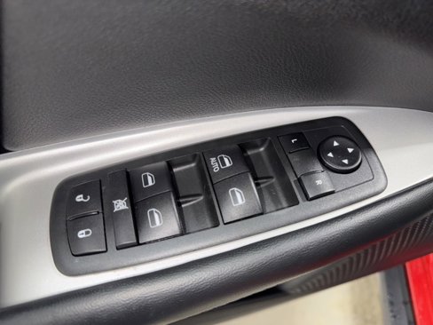 Used 2020 Dodge Journey SE w/ Blacktop Package image 11