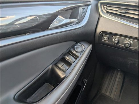 Used 2020 Buick Enclave Essence image 20