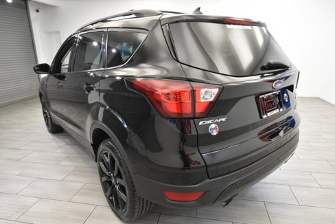 Used 2019 Ford Escape SE image 3