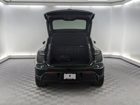 Used 2024 Porsche Macan 4 Electric image 11