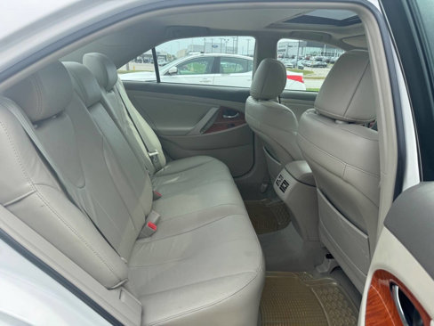 Used 2011 Toyota Camry XLE image 13