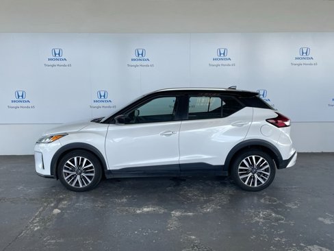 Used 2024 Nissan Kicks SV image 3