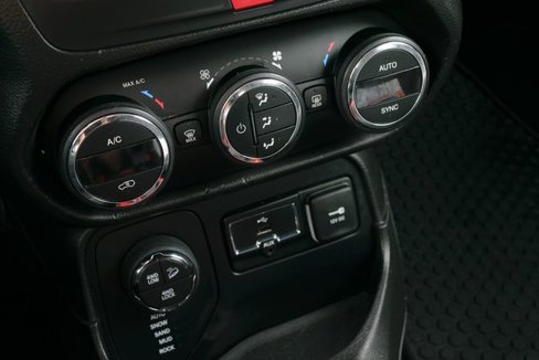 Used 2017 Jeep Renegade Trailhawk image 33