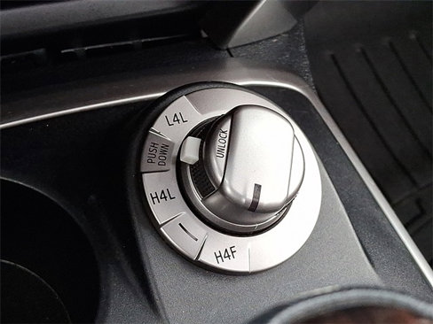Used 2016 Toyota 4Runner Limited image 25