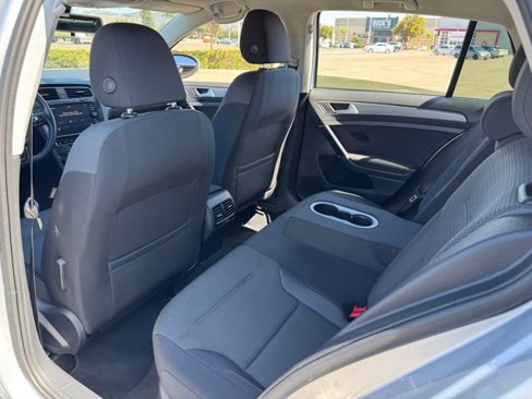 Used 2019 Volkswagen e-Golf SE w/ Driver Assistance Package image 17