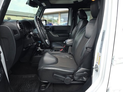 Used 2018 Jeep Wrangler Unlimited Sport image 11