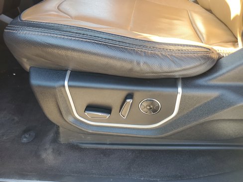 Used 2016 Ford F150 Limited image 9