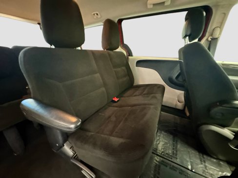 Used 2016 Dodge Grand Caravan American Value Package w/ UConnect Hands-Free Group image 14