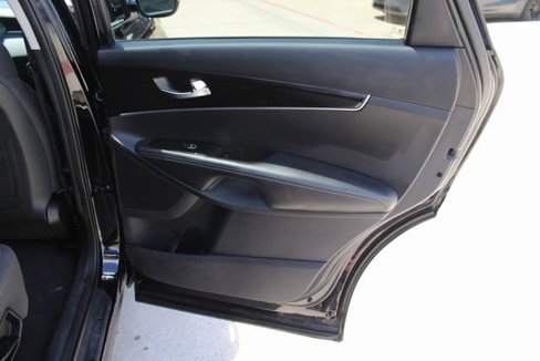 Used 2019 Kia Sorento L image 7
