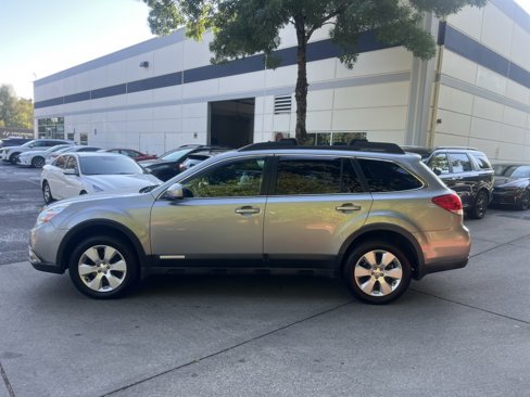 Used 2010 Subaru Outback 2.5i Limited w/ Protection Package 1A image 6