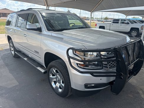 Used 2019 Chevrolet Suburban LT w/ LT Signature Package image 1