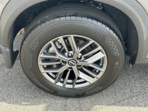 Used 2023 Nissan Rogue S image 19