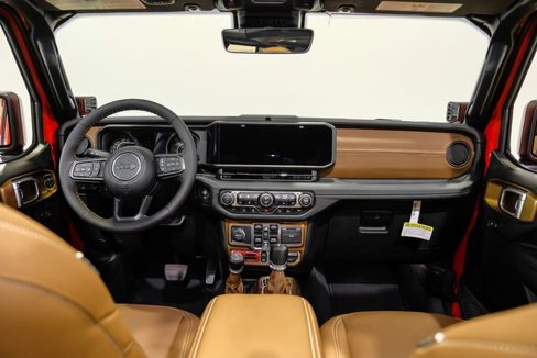 Used 2024 Jeep Wrangler Unlimited Rubicon w/ Technology Group image 14