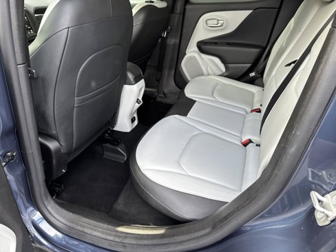 Used 2022 Jeep Renegade Limited image 24
