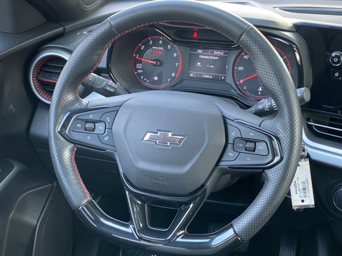 Used 2024 Chevrolet Trax RS w/ Sunroof Package image 15