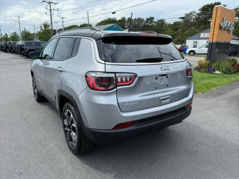 Certified 2022 Jeep Compass Limited image 6