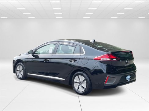 Certified 2022 Hyundai Ioniq SE image 4