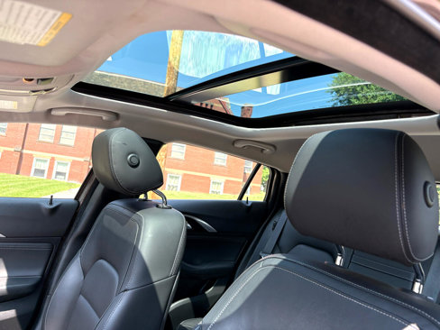 Used 2018 INFINITI QX30 Premium image 34